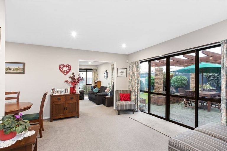 Photo of property in 6 Briarmont Street, Avondale, Christchurch, 8061