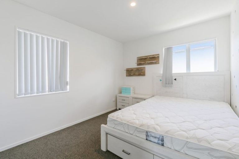Photo of property in 1/26 Hollowout Street, Takanini, 2112