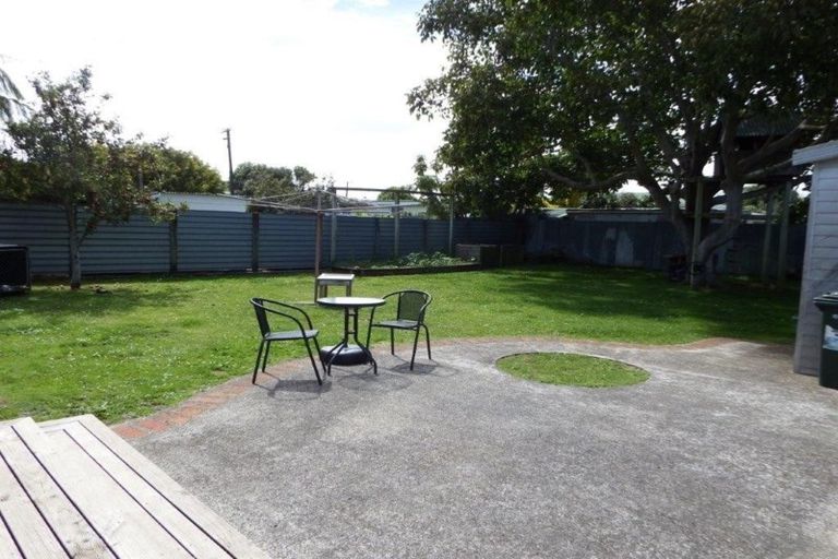 Photo of property in 21 Hadfield Crescent, College Estate, Whanganui, 4500