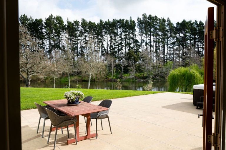 Photo of property in 2247 River Road, Horsham Downs, Hamilton, 3281