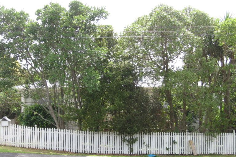 Photo of property in 6 Tramway Road, Beach Haven, Auckland, 0626