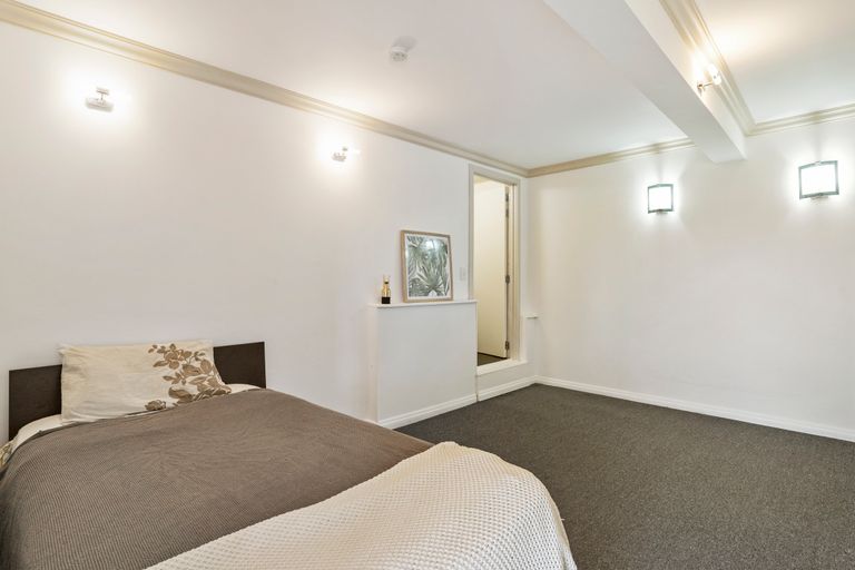 Photo of property in 70 Pemberton Avenue, Bayview, Auckland, 0629