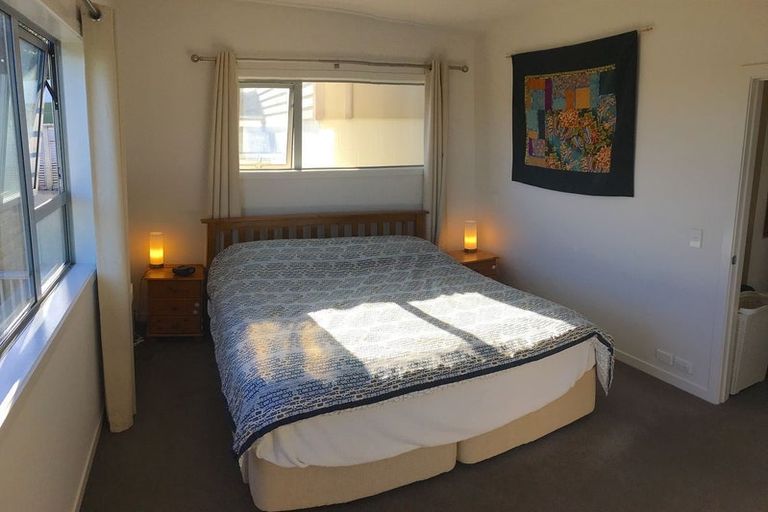 Photo of property in 4 Versailles Street, Karori, Wellington, 6012