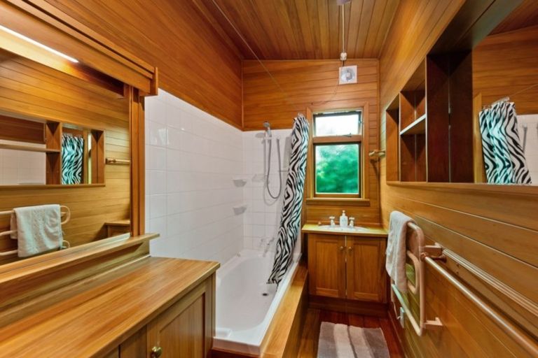 Photo of property in 21 Bay View Road, Moncks Bay, Christchurch, 8081