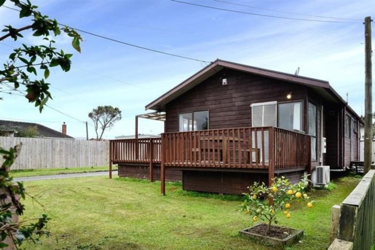 Photo of property in 13a Karamu Street, Strandon, New Plymouth, 4312