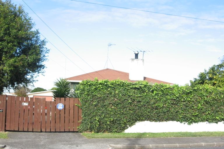 Photo of property in 4 O'connell Street, Manurewa, Auckland, 2102