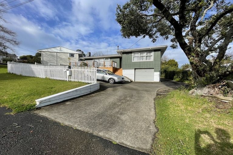 Photo of property in 10 Hinau Street, New Lynn, Auckland, 0600