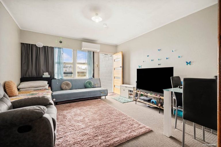 Photo of property in 2/243a St George Street, Papatoetoe, Auckland, 2025