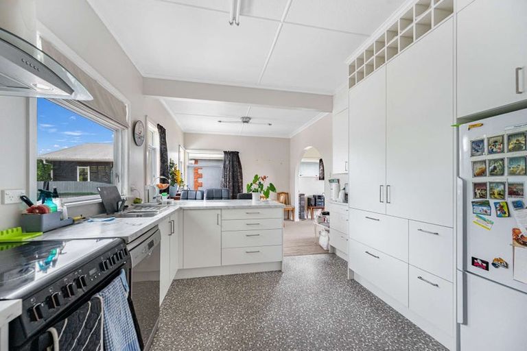 Photo of property in 28 White Street, Taradale, Napier, 4112