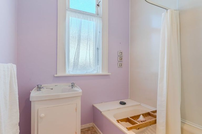 Photo of property in 36a Hargest Crescent, Saint Kilda, Dunedin, 9012