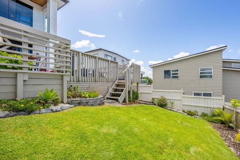 Photo of property in 4 Copper Lane, Long Bay, Auckland, 0630