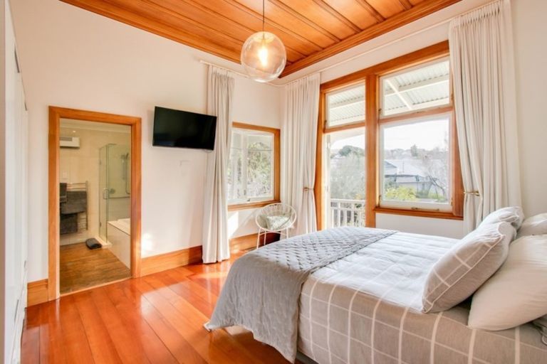 Photo of property in 29 Cameron Road, Bluff Hill, Napier, 4110