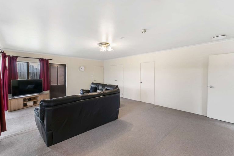 Photo of property in 22 Kittyhawk Place, Melville, Hamilton, 3206