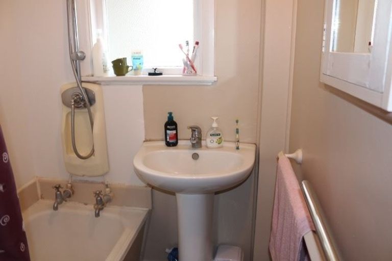 Photo of property in 660 Featherston Street, Roslyn, Palmerston North, 4414