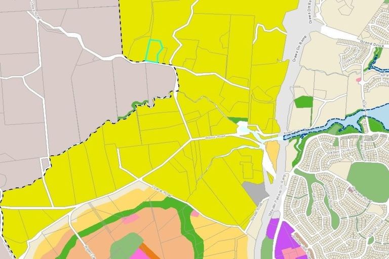 Photo of property in 100 Upper Orewa Road, Wainui, Silverdale, 0992