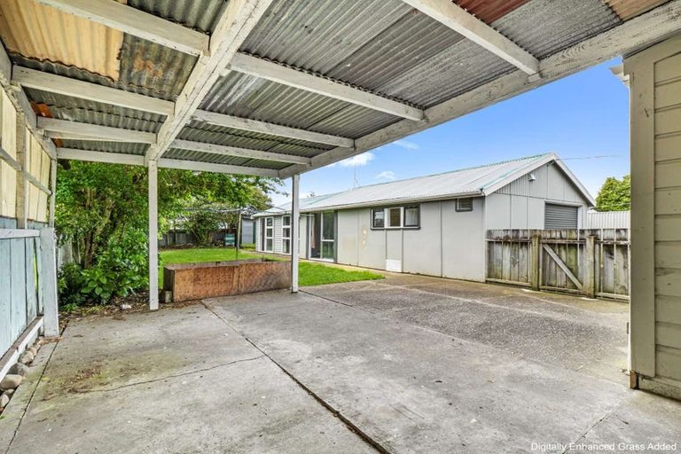 Photo of property in 21 Edgeware Road, Palmerston North, 4410
