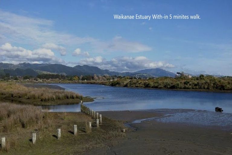 Photo of property in 11 Waiheke Street, Waikanae Beach, Waikanae, 5036