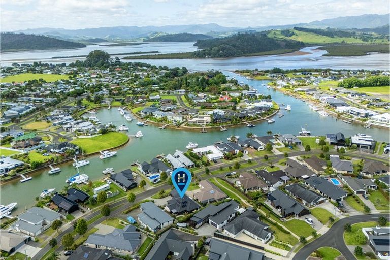 Photo of property in 32 Leeward Drive, Whitianga, 3510