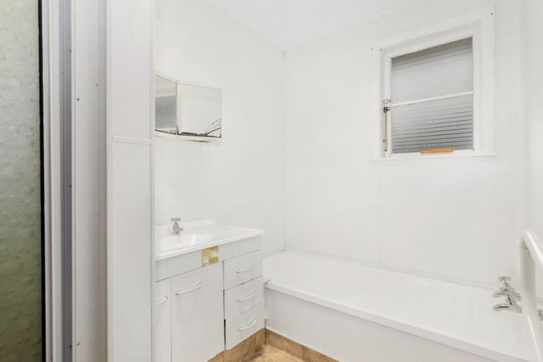 Photo of property in 14 Harrison Crescent, Avalon, Lower Hutt, 5011