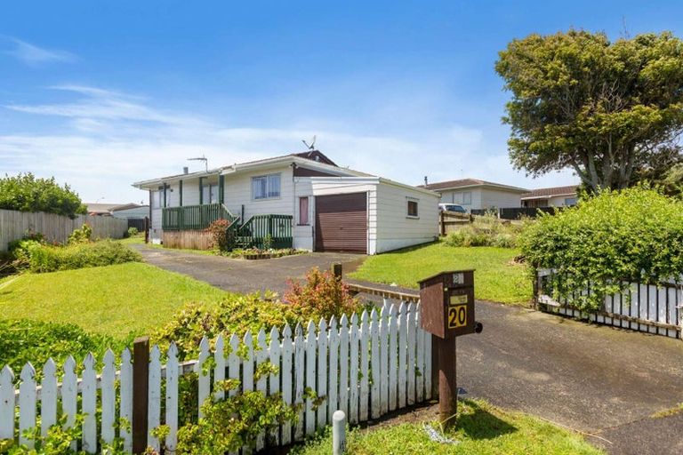 Photo of property in 20 Bundena Place, Clendon Park, Auckland, 2103