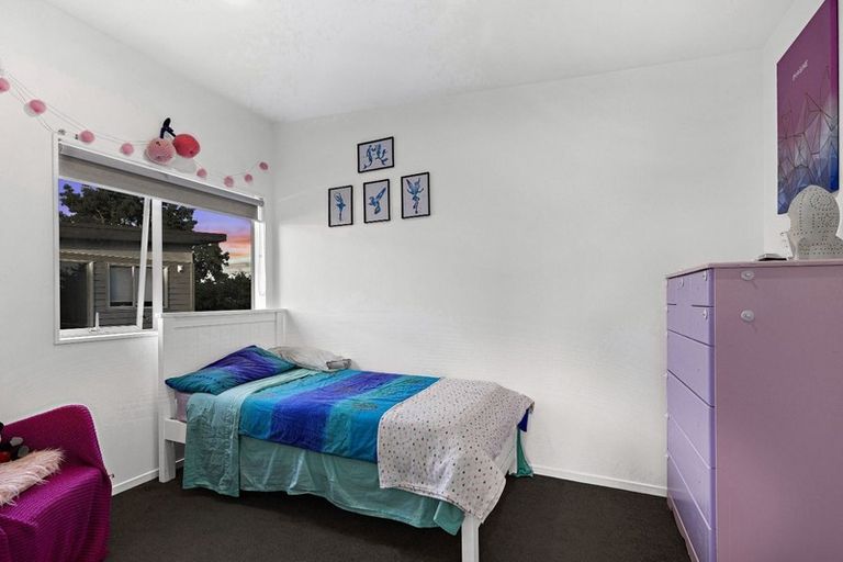 Photo of property in 8/45a Swanson Road, Henderson, Auckland, 0610