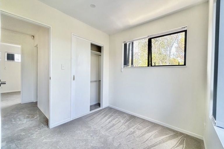 Photo of property in 8a Nandana Drive, Glen Eden, Auckland, 0602