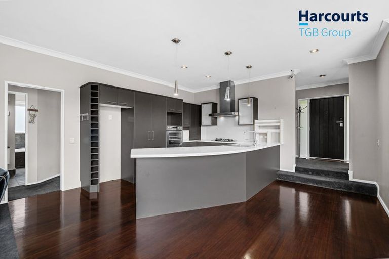 Photo of property in 28 Franshell Crescent, East Tamaki, Auckland, 2013