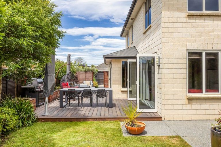 Photo of property in 17 Westpark Drive, Burnside, Christchurch, 8053