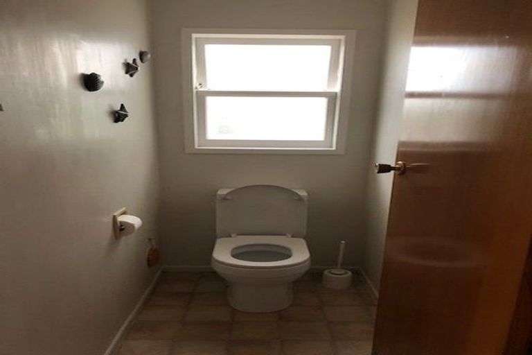 Photo of property in 33 Viewmont Drive, Harbour View, Lower Hutt, 5010