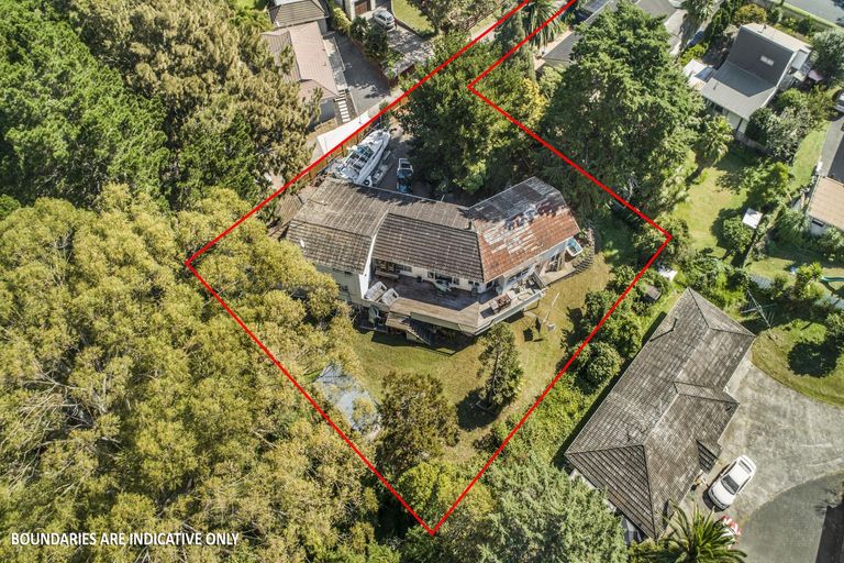 Photo of property in 114 Ennis Avenue, Pakuranga Heights, Auckland, 2010