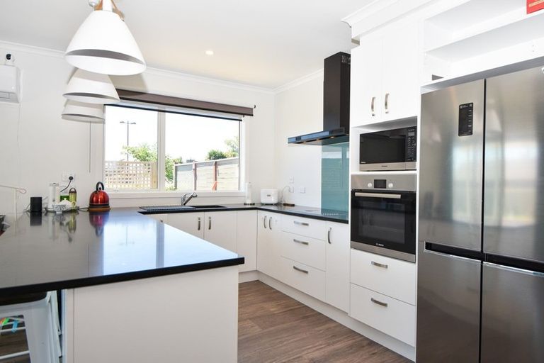 Photo of property in 2 Routhan Way, Carterton, 5713