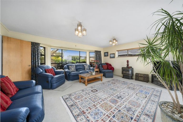 Photo of property in 25 Halladale Road, Papakowhai, Porirua, 5024