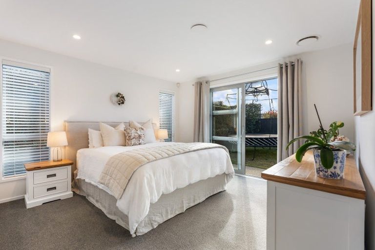Photo of property in 71 Pohutukawa Parade, Riverhead, 0820