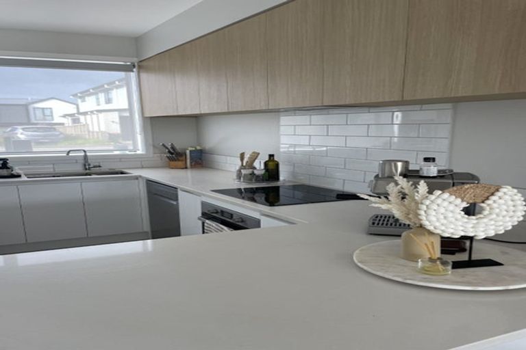 Photo of property in 2a Treloar Crescent, Hobsonville, Auckland, 0616