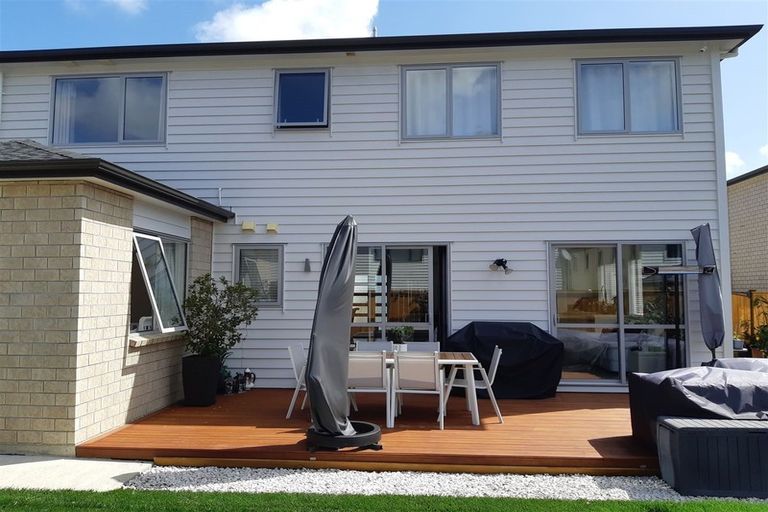 Photo of property in 20 Drumbuoy Drive, Flat Bush, Auckland, 2019