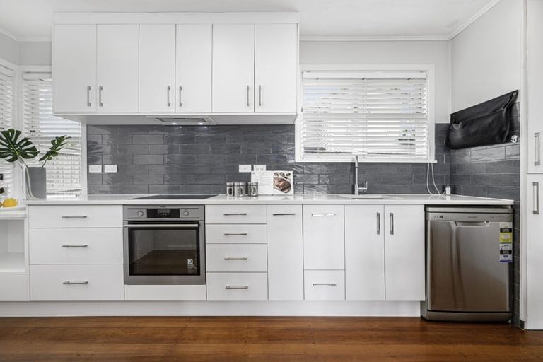 Photo of property in 123 Wharf Road, Te Atatu Peninsula, Auckland, 0610