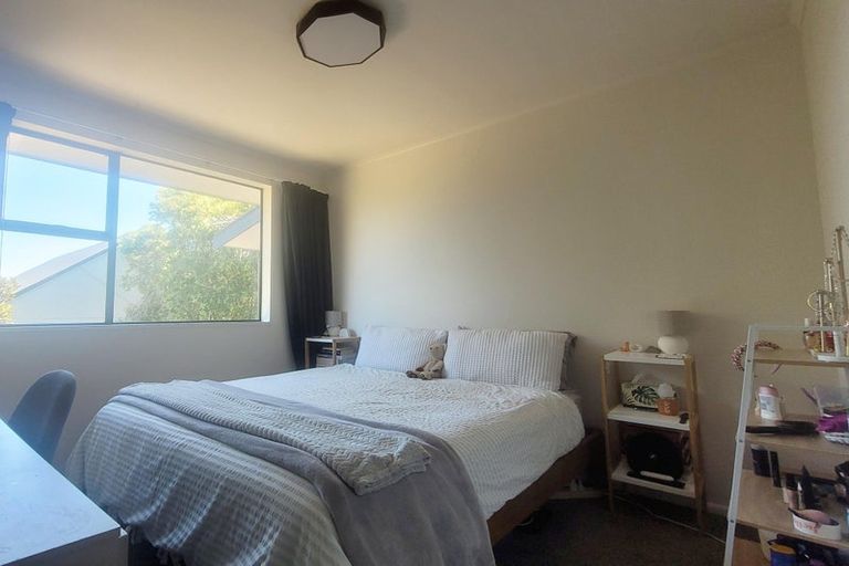 Photo of property in 10 Sombrero View, Ascot Park, Porirua, 5024
