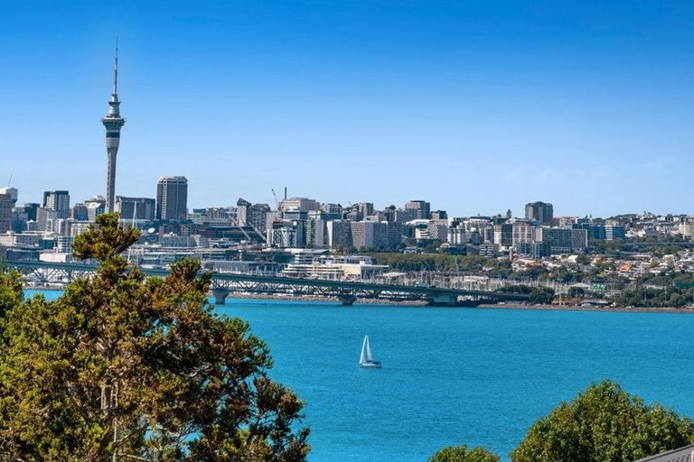 Photo of property in 42 Rawene Road, Birkenhead, Auckland, 0626