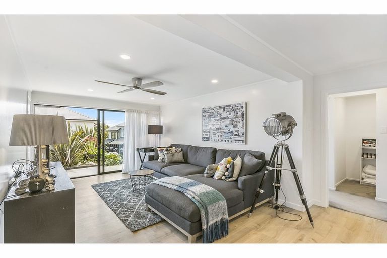 Photo of property in 82 Bay Street, Red Beach, 0932