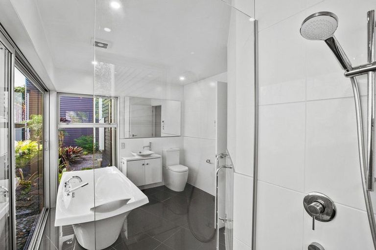 Photo of property in 67a Fulford Street, New Plymouth, 4310