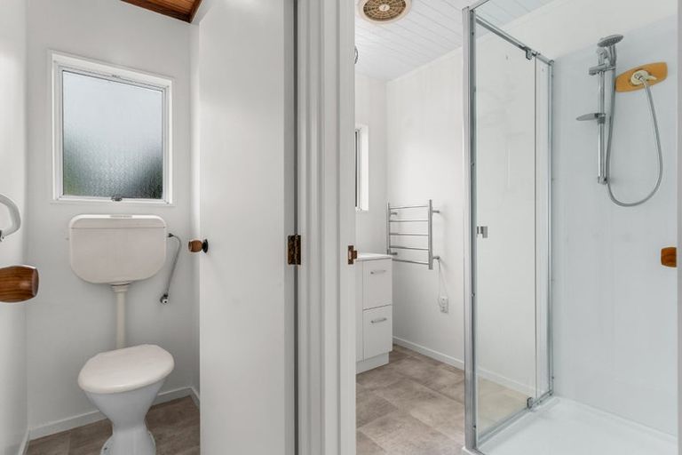 Photo of property in 12 Cove Road, Waipu, 0510