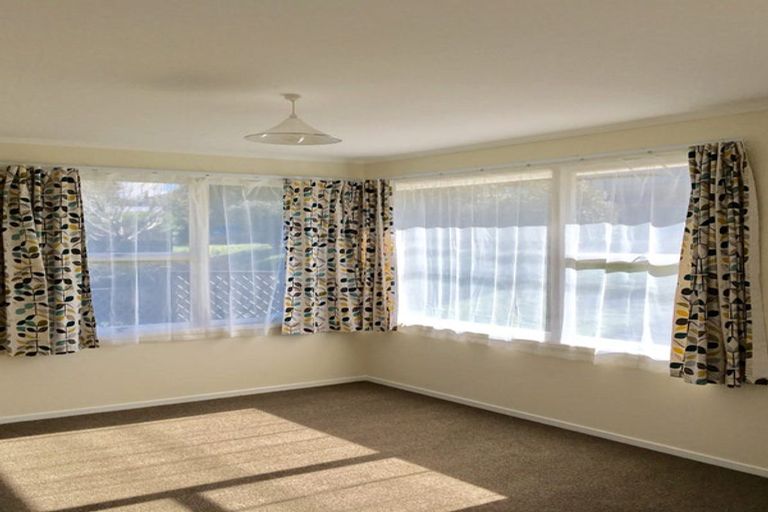 Photo of property in 2/19 Sudan Avenue, Milford, Auckland, 0620