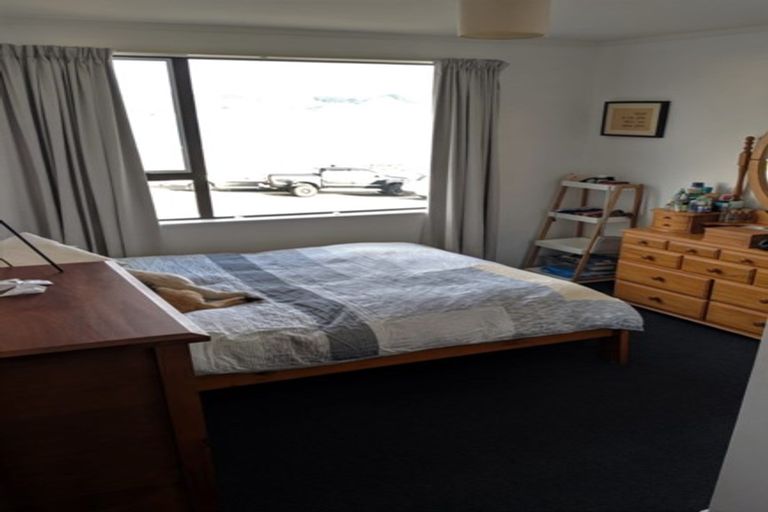 Photo of property in 4/102 Lyall Parade, Lyall Bay, Wellington, 6022