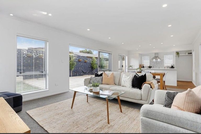 Photo of property in 31a Taikata Road, Te Atatu Peninsula, Auckland, 0610