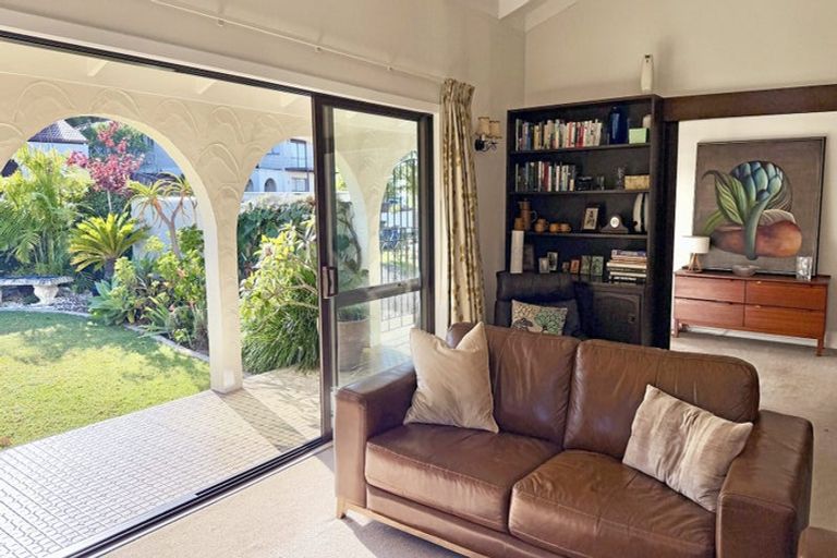 Photo of property in 41 Porritt Avenue, Chatswood, Auckland, 0626