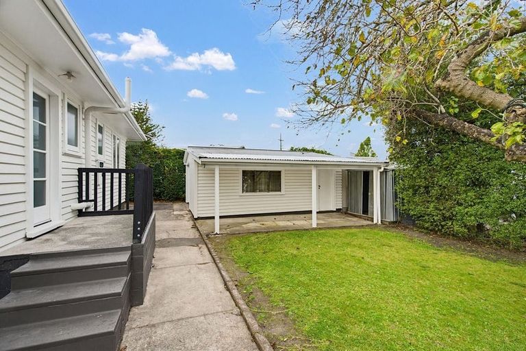 Photo of property in 4 Rathgar Road, Henderson, Auckland, 0610
