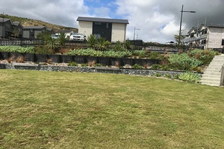 Photo of property in 16 Bee Lane, Whitby, Porirua, 5024