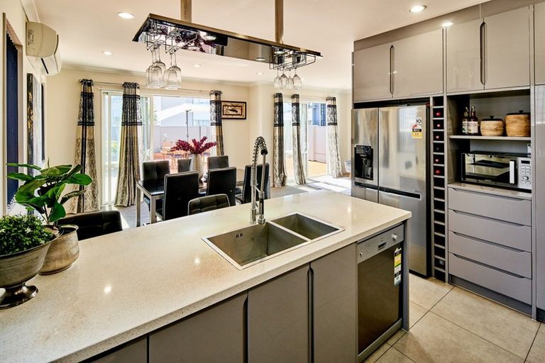 Photo of property in 3 Ludlam Crescent, Woburn, Lower Hutt, 5010