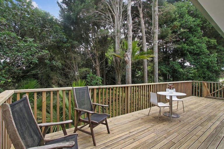 Photo of property in 16a Kingsclere Place, Goodwood Heights, Auckland, 2105