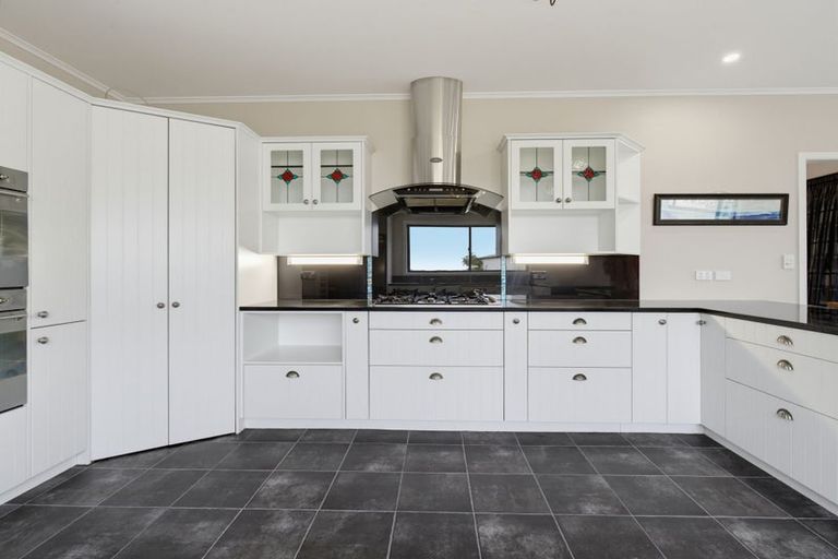 Photo of property in 265 Wilson Road, South Head, Helensville, 0874
